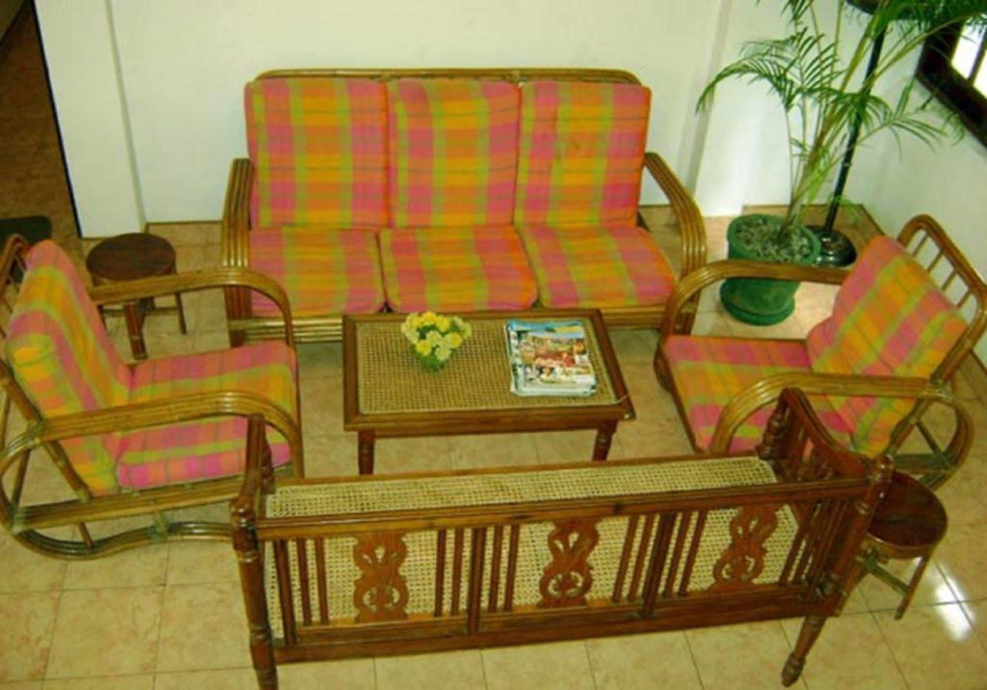 Palm Garden Home Stay Deiyannewela Exteriör bild