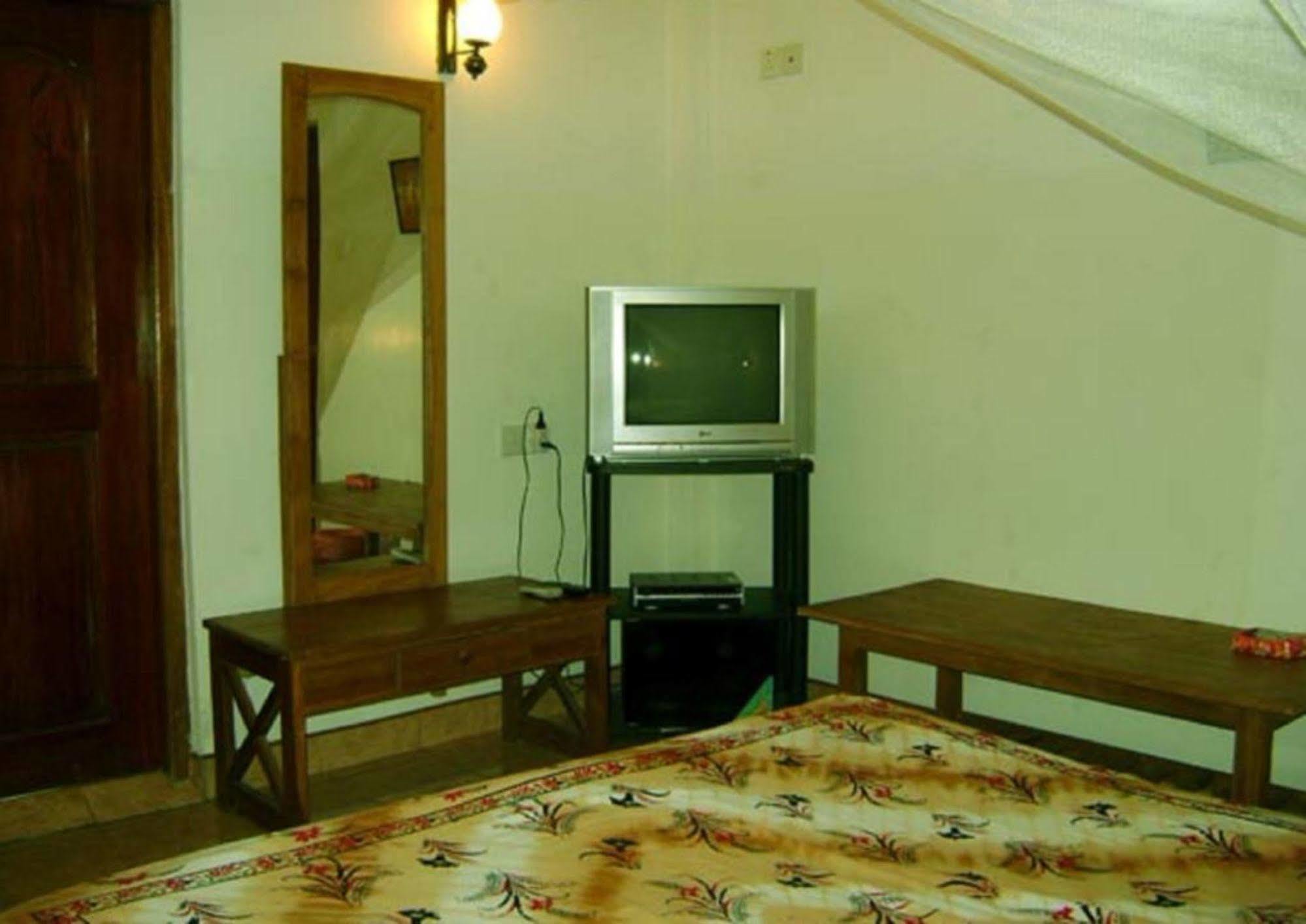 Palm Garden Home Stay Deiyannewela Exteriör bild