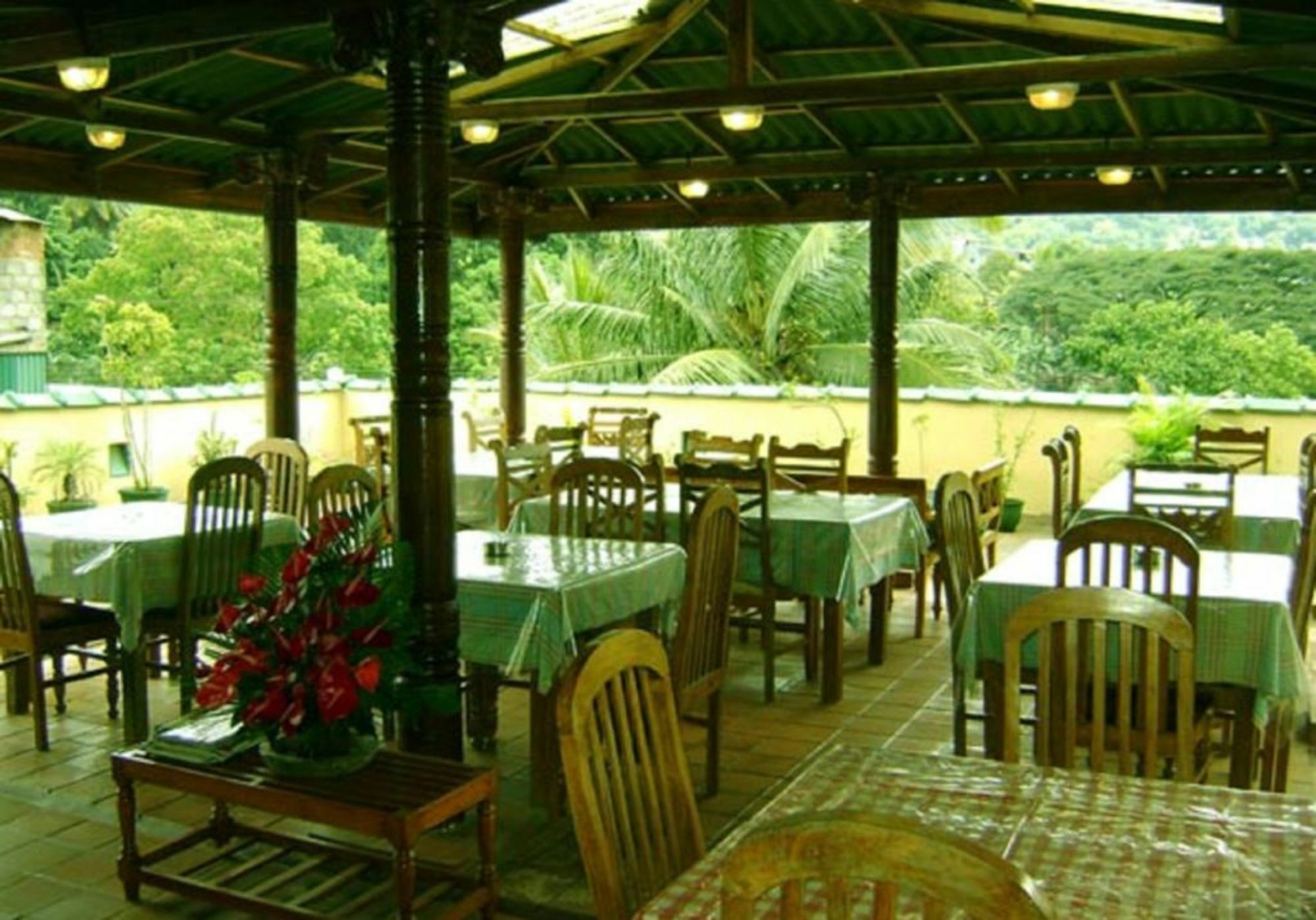 Palm Garden Home Stay Deiyannewela Exteriör bild